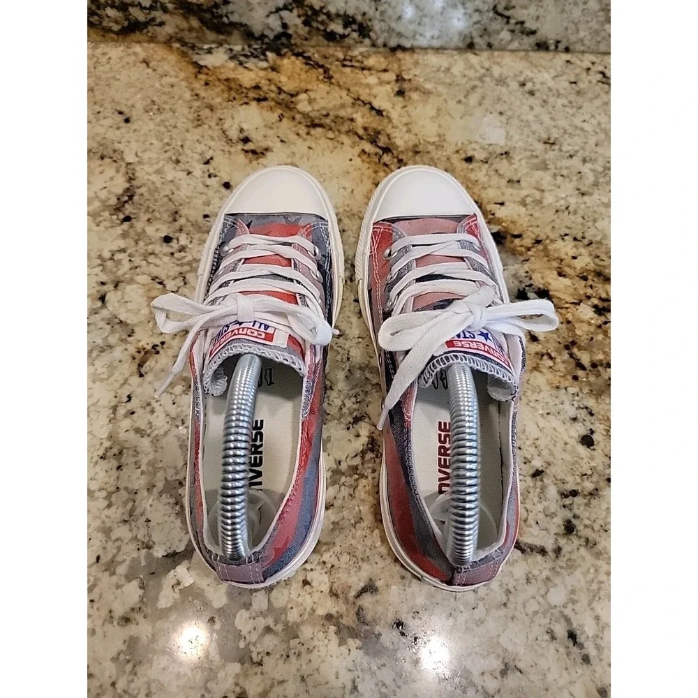 Women's Americana Stripped Canvas Converse Chuck Taylor All Star  Size 6